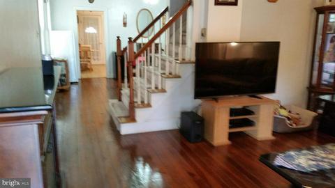 633 Laurel, Beverly, NJ 08010 photo 3