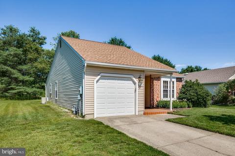 62 Falmouth Dr, Mount Laurel, NJ 08054 photo 2