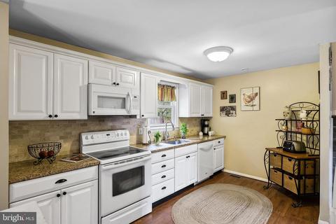 150 Fox Chase Dr, Delran, NJ 08075 photo 10