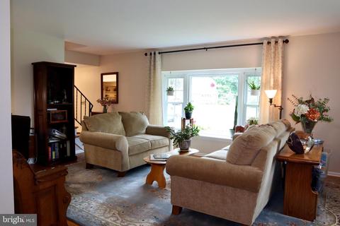 153 Fenwick Ct, Delran, NJ 08075 photo 4