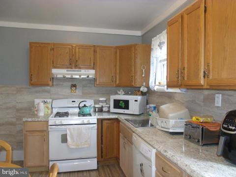 627 Hickory St, Delanco, NJ 08075 photo 2