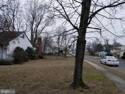 201 Dickens Dr, Delran, NJ 08075 photo 2