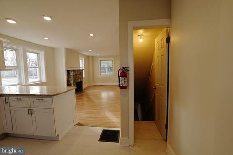666 Manor Rd, Beverly, NJ 08010 photo 11
