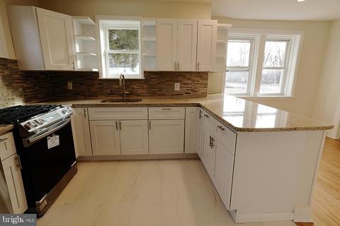 666 Manor Rd, Beverly, NJ 08010 photo 10
