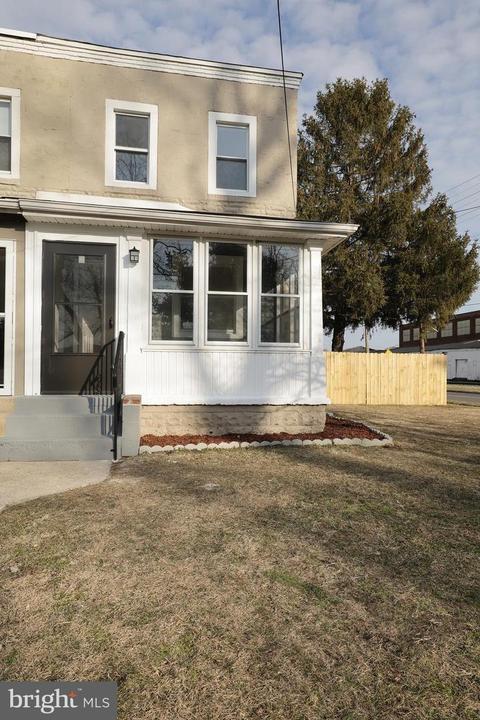 666 Manor Rd, Beverly, NJ 08010 photo 1