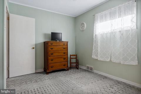 404 N Forklanding Rd, Maple Shade, NJ 08052 photo 9