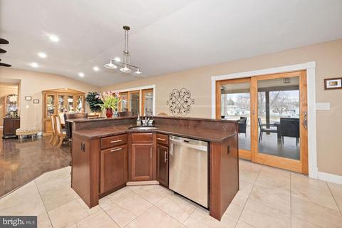 35 Conrow Rd, Delran, NJ 08075 photo 12