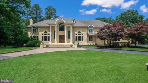 13 Woodsfield Ct, Medford, NJ 08055