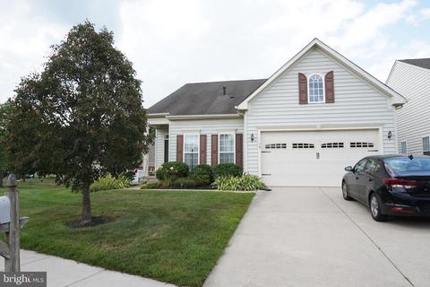 19 Tommys Mdw Dr, Pemberton, NJ 08068