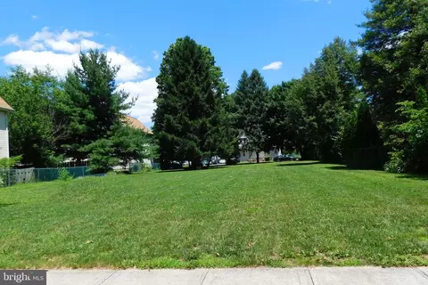 302 Rancocas Ave, Delanco, NJ 08075