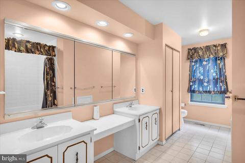 2 E Oleander Dr, Mount Laurel, NJ 08054 photo 20