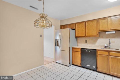 2 E Oleander Dr, Mount Laurel, NJ 08054 photo 8