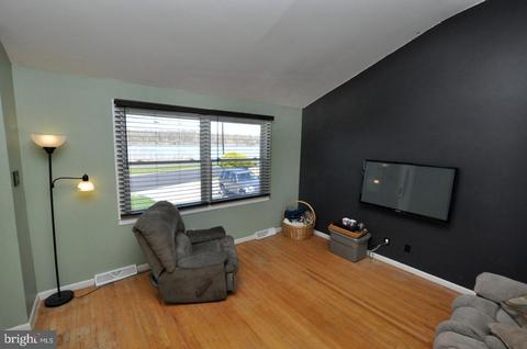 18 River Dr, Riverside, NJ 08075 photo 10