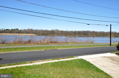 18 River Dr, Riverside, NJ 08075 photo 3