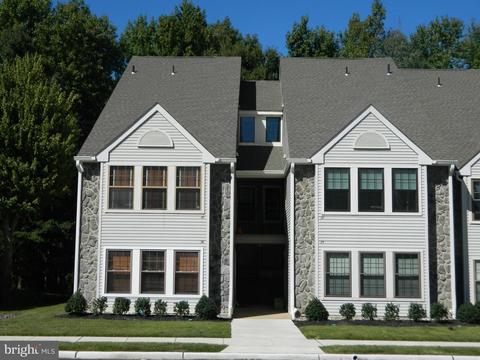 32 Bridgewater Dr, Marlton, NJ 08053