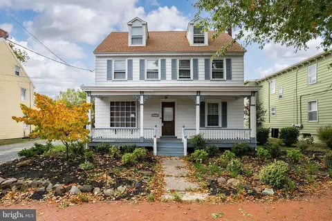 25 E Main St, Marlton, NJ 08053