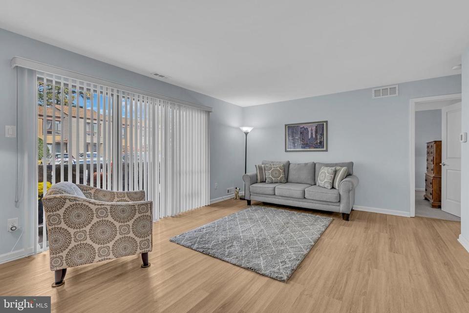  303 Hunter Ct, Marlton, NJ 08053 photo 2