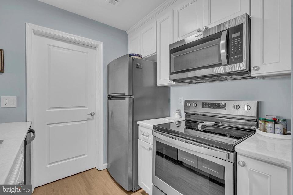  303 Hunter Ct, Marlton, NJ 08053 photo 6