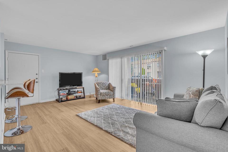  303 Hunter Ct, Marlton, NJ 08053 photo 3