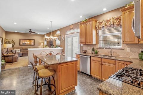 72 Stoneham Dr, Delran, NJ 08075 photo 15
