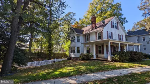 310 Riverview Ave, Florence, NJ 08518