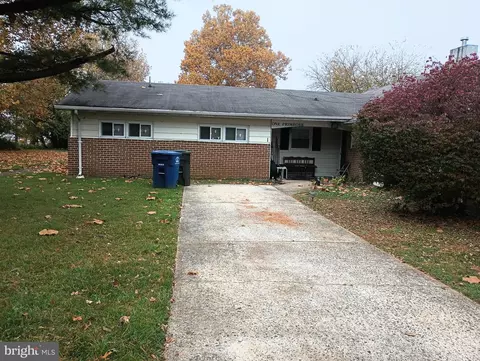1 Primrose Ln, Willingboro, NJ 08046