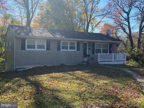 200 W Gradwell Ave, Maple Shade, NJ 08052