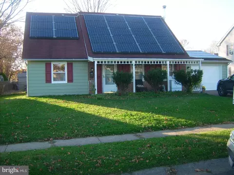 19 Hawthorne Ln, Willingboro, NJ 08046