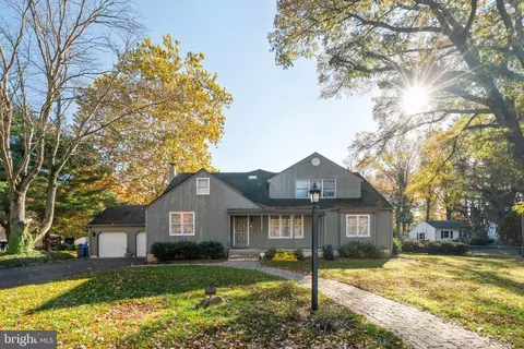 150 Waverly Ave, Mount Laurel, NJ 08054