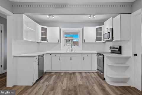 430 Charleston Rd, Willingboro, NJ 08046
