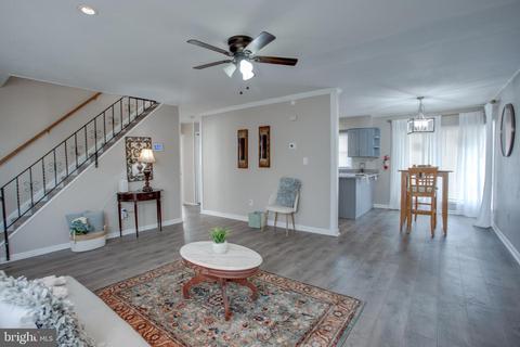 102 Shawmont Ln, Willingboro, NJ 08046