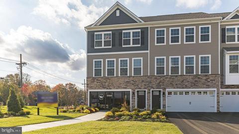32 Cardinal Way, Mount Laurel, NJ 08054