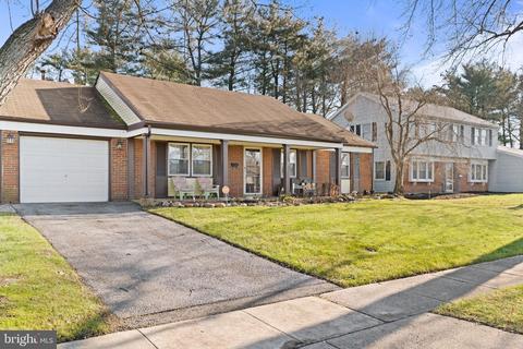31 Goodwin Ln, Willingboro, NJ 08046