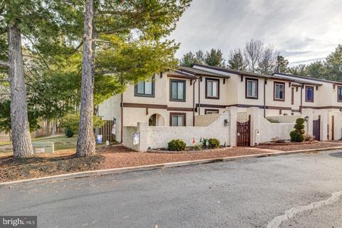 20 Five Crown Royal, Marlton, NJ 08053