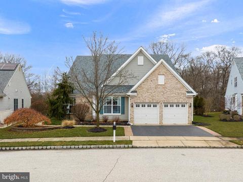 7 Sunflower Ct, Marlton, NJ 08053