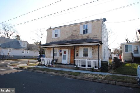 30 W 4th St, Burlington, NJ 08016