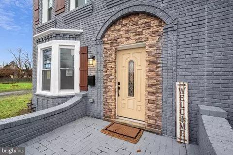 525 W Broad St, Palmyra, NJ 08065