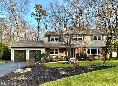 15 Pine Trl, Medford, NJ 08055