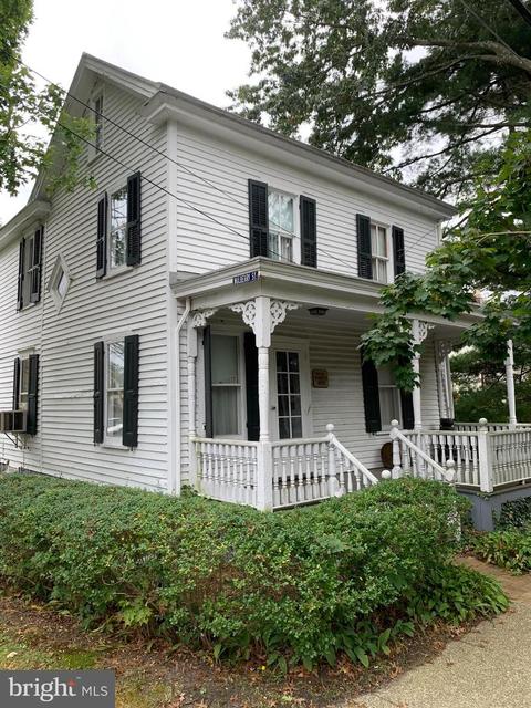 17 Filbert St, Medford, NJ 08055