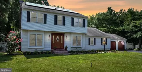 4 Saxony Ct, Medford, NJ 08055