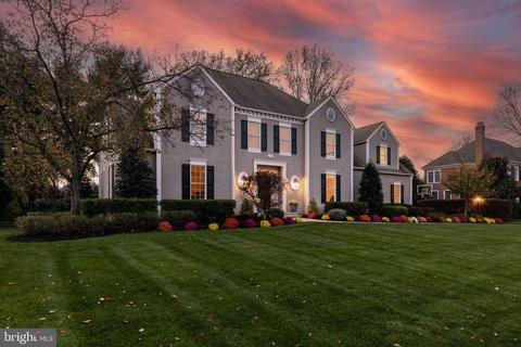 13 Leeds Rd, Moorestown, NJ 08057