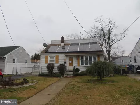 613 Manor Rd, Beverly, NJ 08010