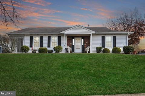 2 Waterwheel Ct, Columbus, NJ 08022