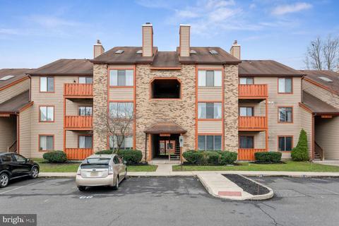 2716 C Sussex Ct, Mount Laurel, NJ 08054