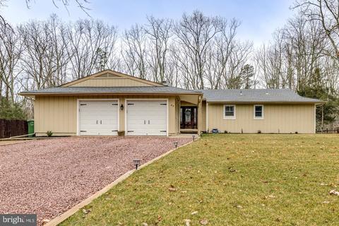 45 Country Club Ln, Marlton, NJ 08053