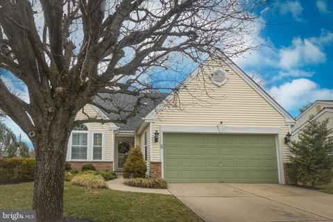 512 Violet Ct, Mount Laurel, NJ 08054