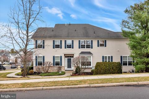 2 Compass Cir, Mount Laurel, NJ 08054