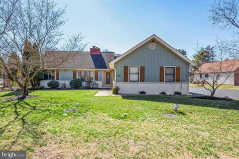 255 Elbo Ln, Mount Laurel, NJ 08054