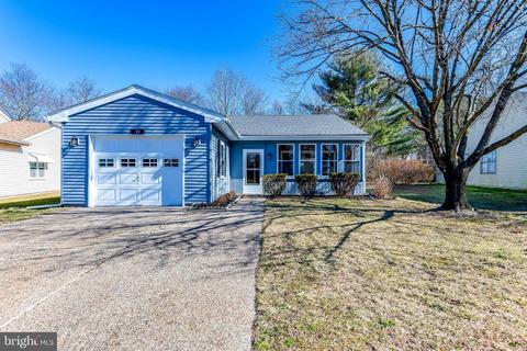 19 Sherwood Pl, Southampton, NJ 08088