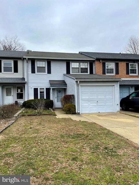 19 Farnwood Rd, Mount Laurel, NJ 08054